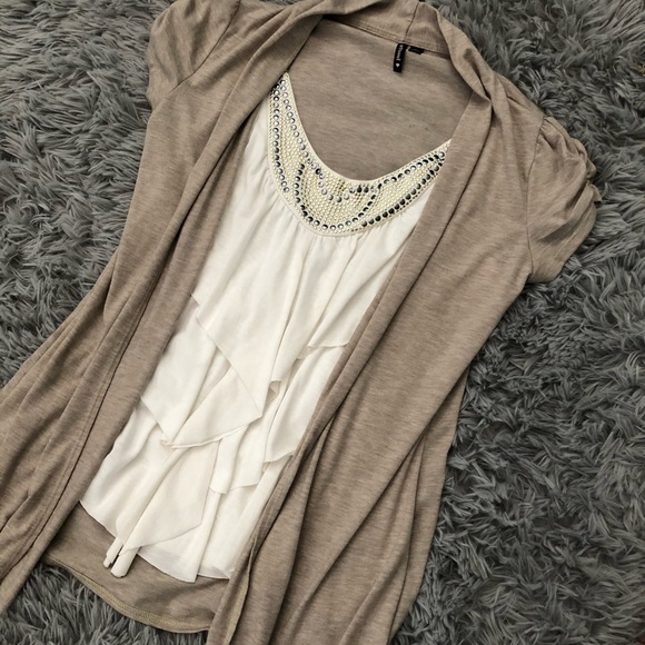 Cute blouse - Picture 2 of 3